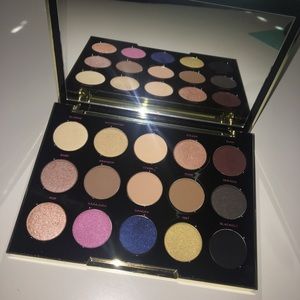 Eyeshadow palette